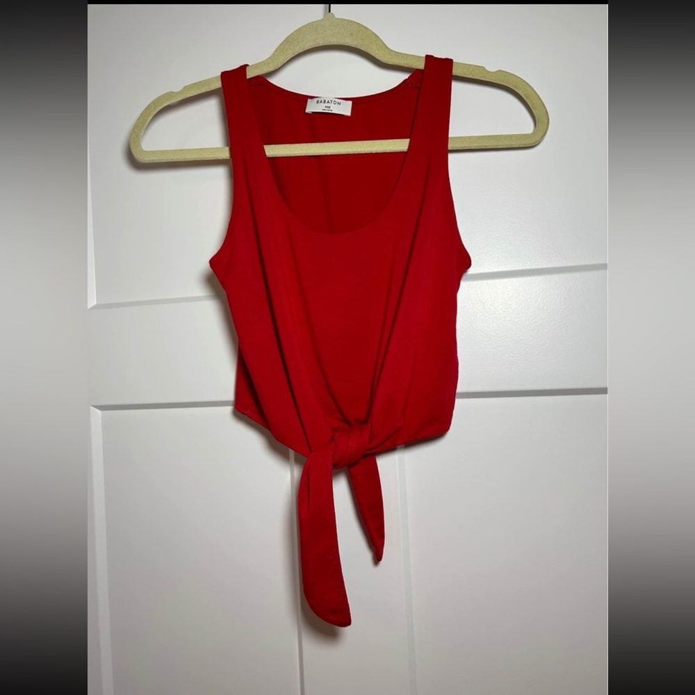 Aritzia Babaton Tie Front Crop Top, Fits Like Small/medium - Sexy red top. XXS